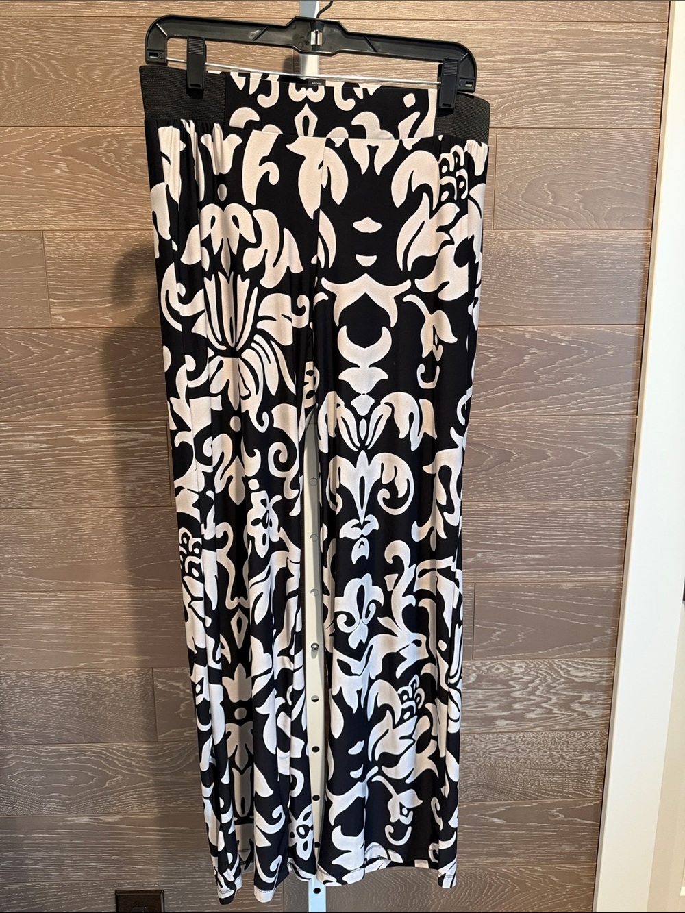 Patterned Wide-Leg Pants